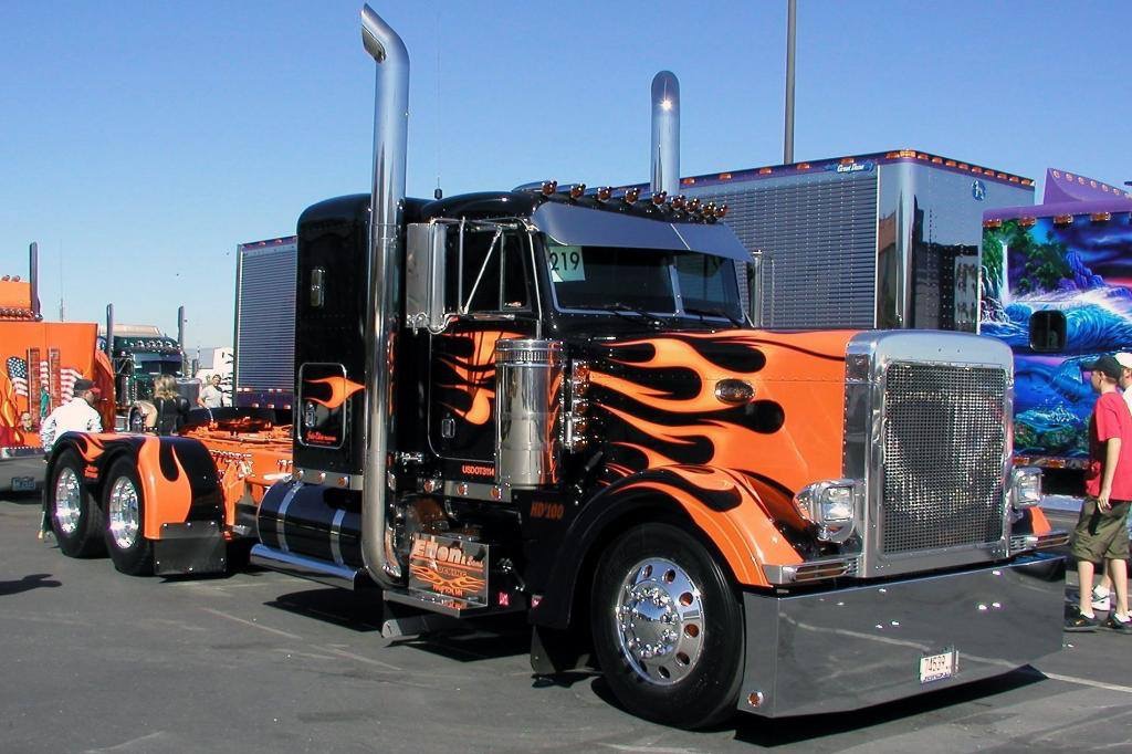 custom 18 wheeler